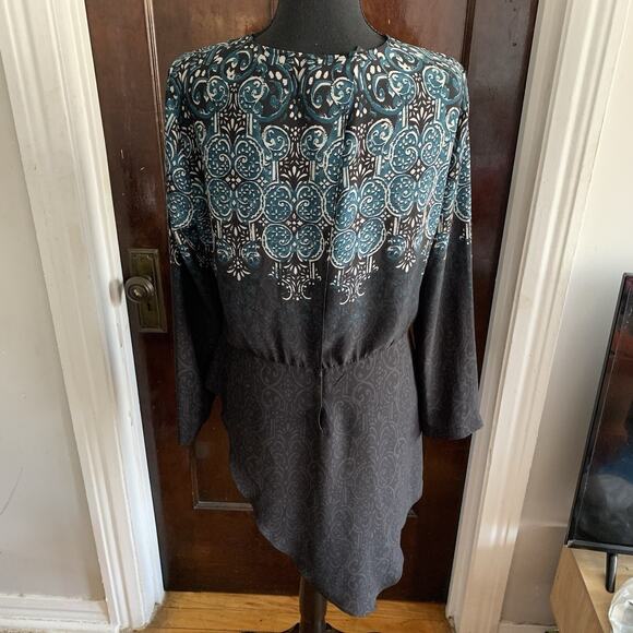 New NWT BCBG Maxazria Eugenie High Low Scroll Print Blouse MEDIUM Georgette Top - Picture 9 of 14